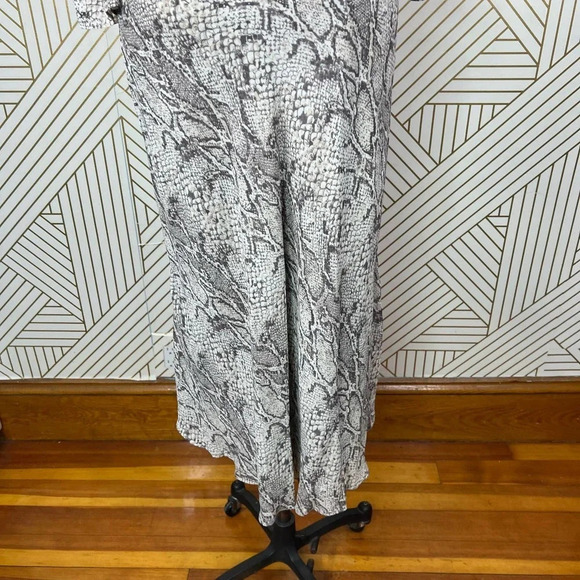 Reformation‎ Jaz Python Snake Print Wrap Midi Dress Gray Size Small - Picture 10 of 12